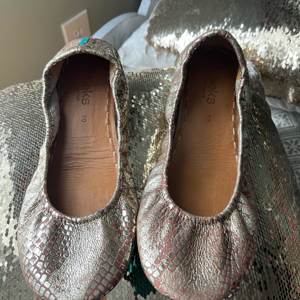 Good used condition Wild Cooper Tieks size 10